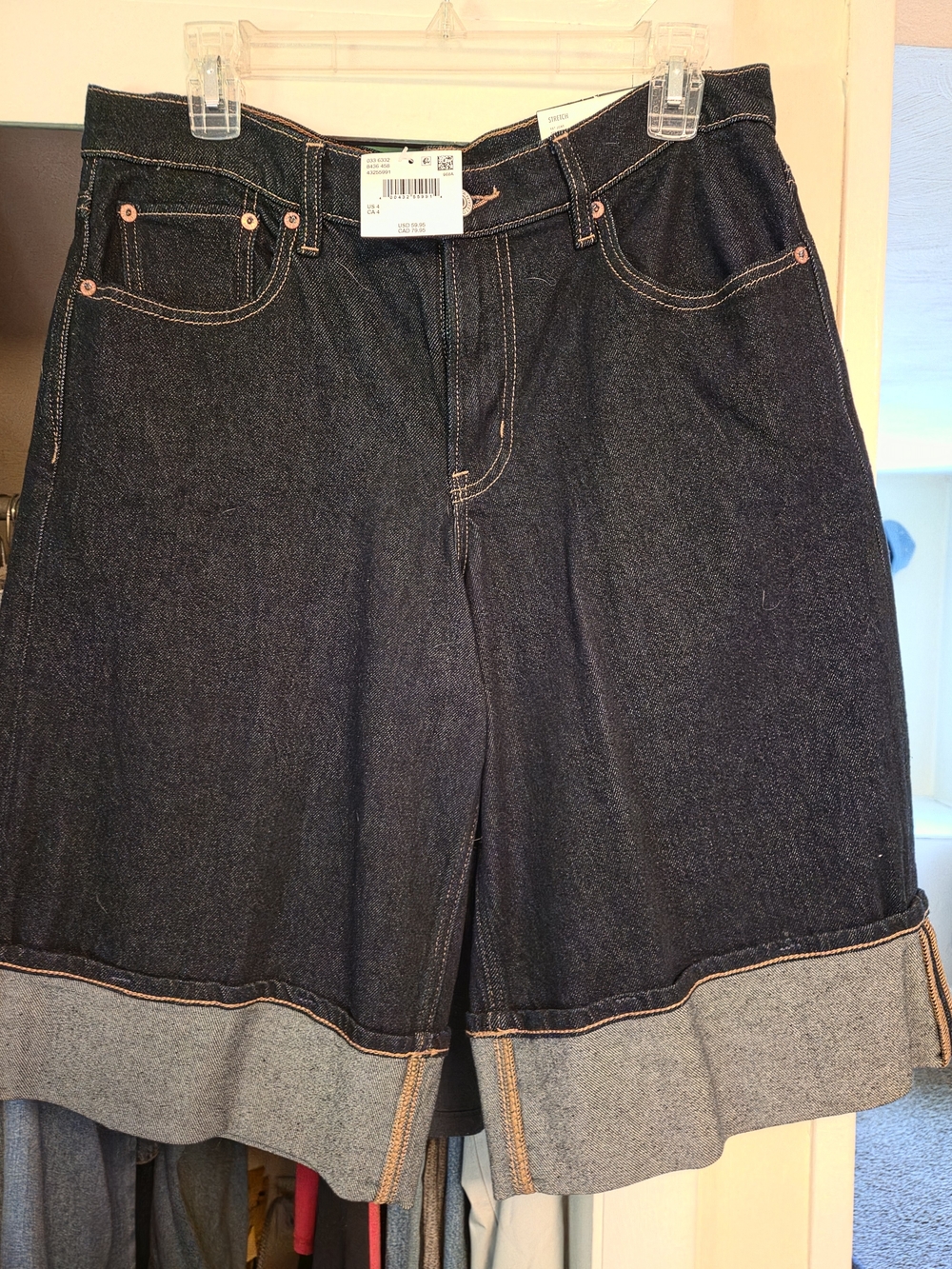 American Eagle jort/shorts. Size 4 stretch. NWT Womens